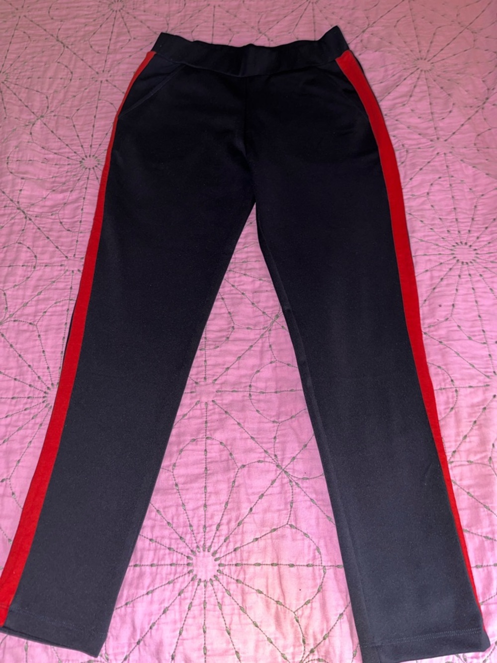 Eliza Donatein black leggings